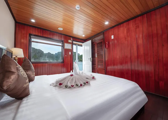  Ruby Cruise Hạ Long