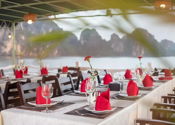  Ruby Cruise Hạ Long