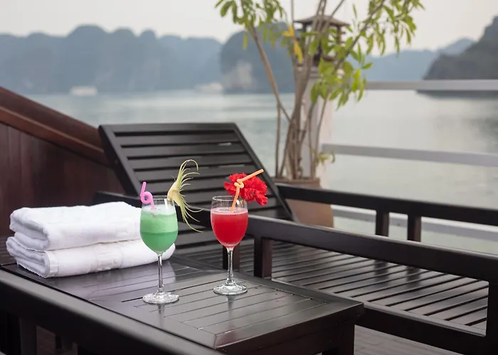 Ruby Cruise 4* Hạ Long