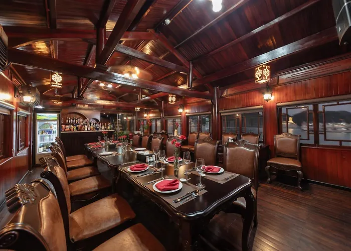Ruby Cruise Hạ Long