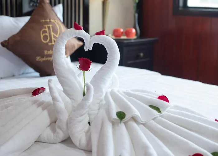 Ruby Cruise 4* Hạ Long